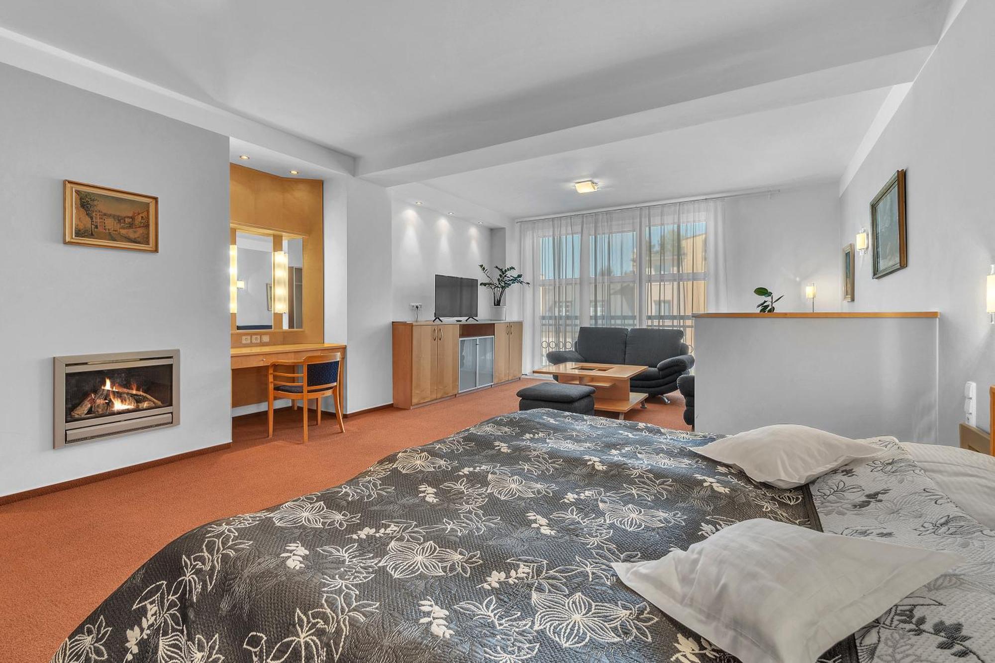 Hotel Za Vodou Dvůr Králové nad Labem Esterno foto