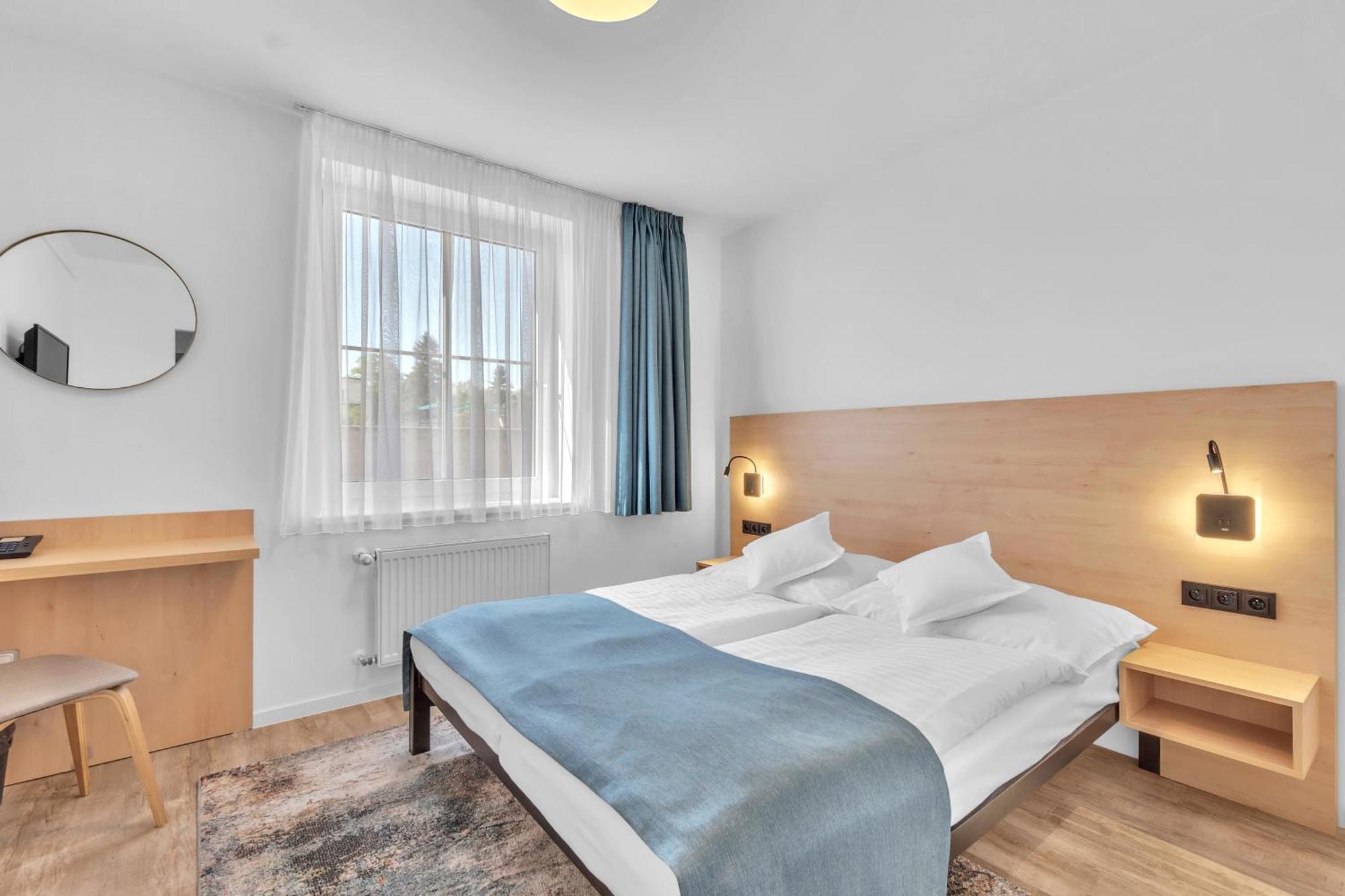 Hotel Za Vodou Dvůr Králové nad Labem Esterno foto