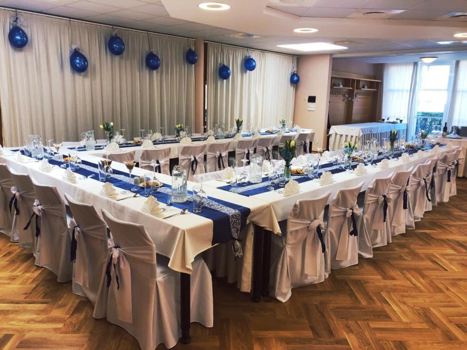 Hotel Za Vodou Dvůr Králové nad Labem Esterno foto